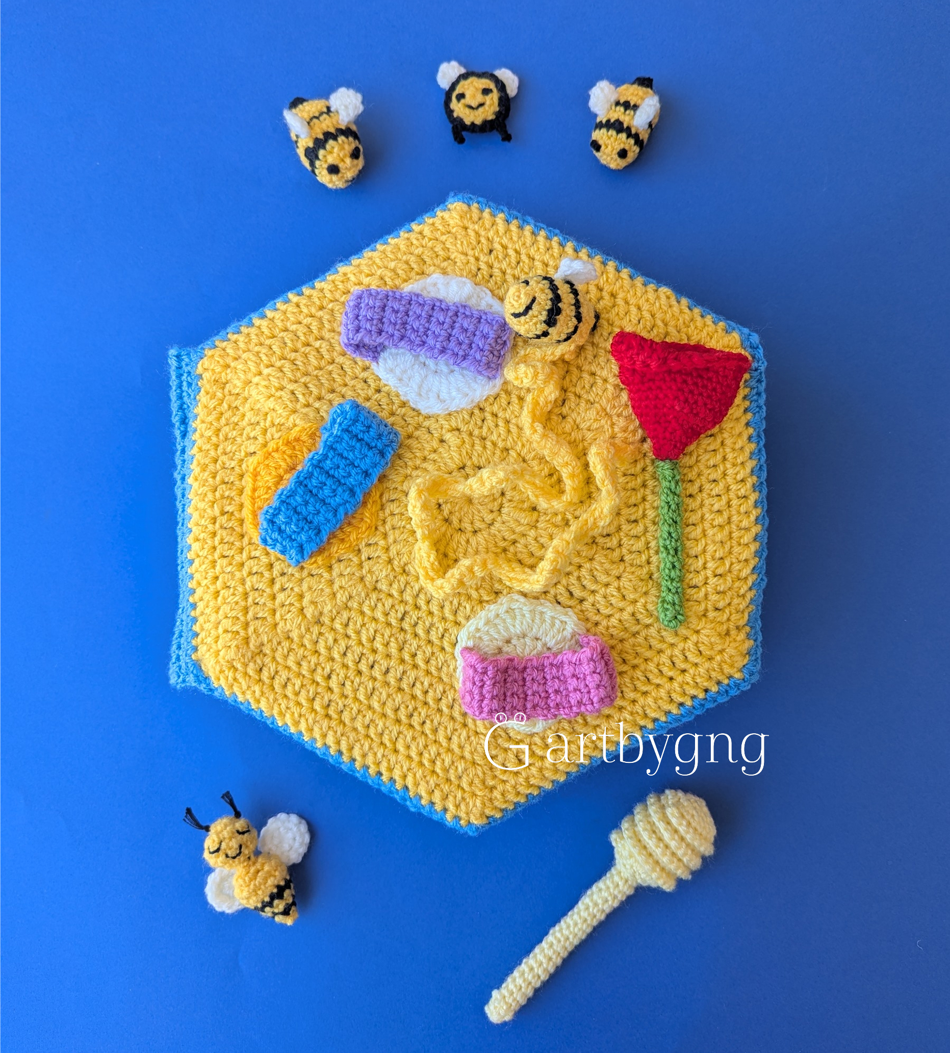 Busy Beehive quiet book pattern cover
